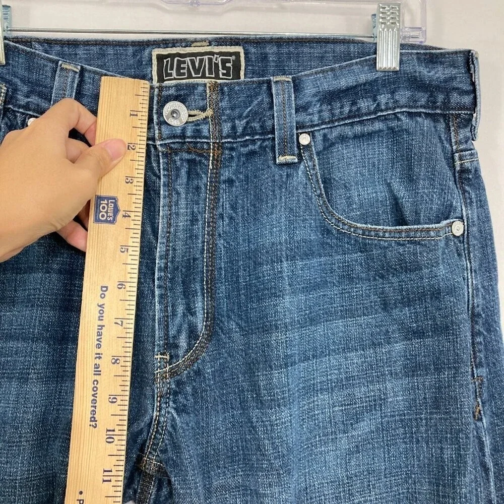 Vintage Levi's‎ Men's Blue Medium Wash Slim Straight Jeans size 36 x 34